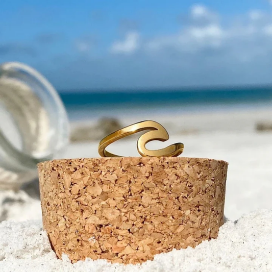 Golden Wave Embrace Ring