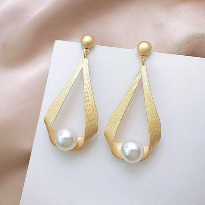 Golden Embrace Pearl Earrings
