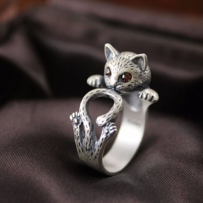Scarlet-Eyed Feline Ring