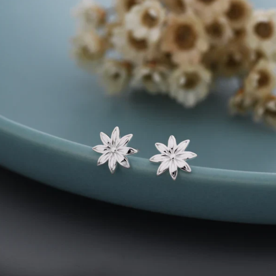 Bright Hollow Petal Earrings