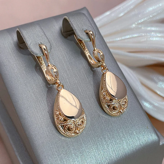 Golden Teardrop Filigree Earrings