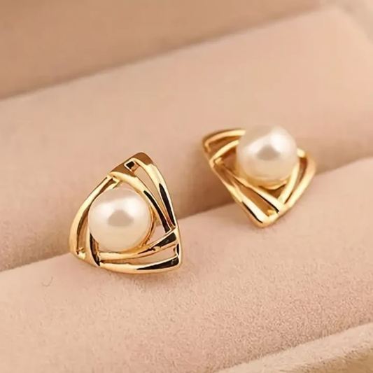Golden Aura Pearl Earrings