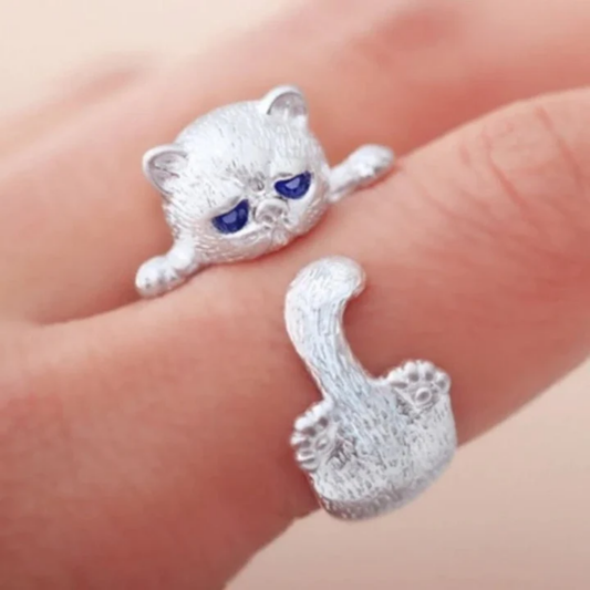 Blue-Eyed Kitty Hug Ring